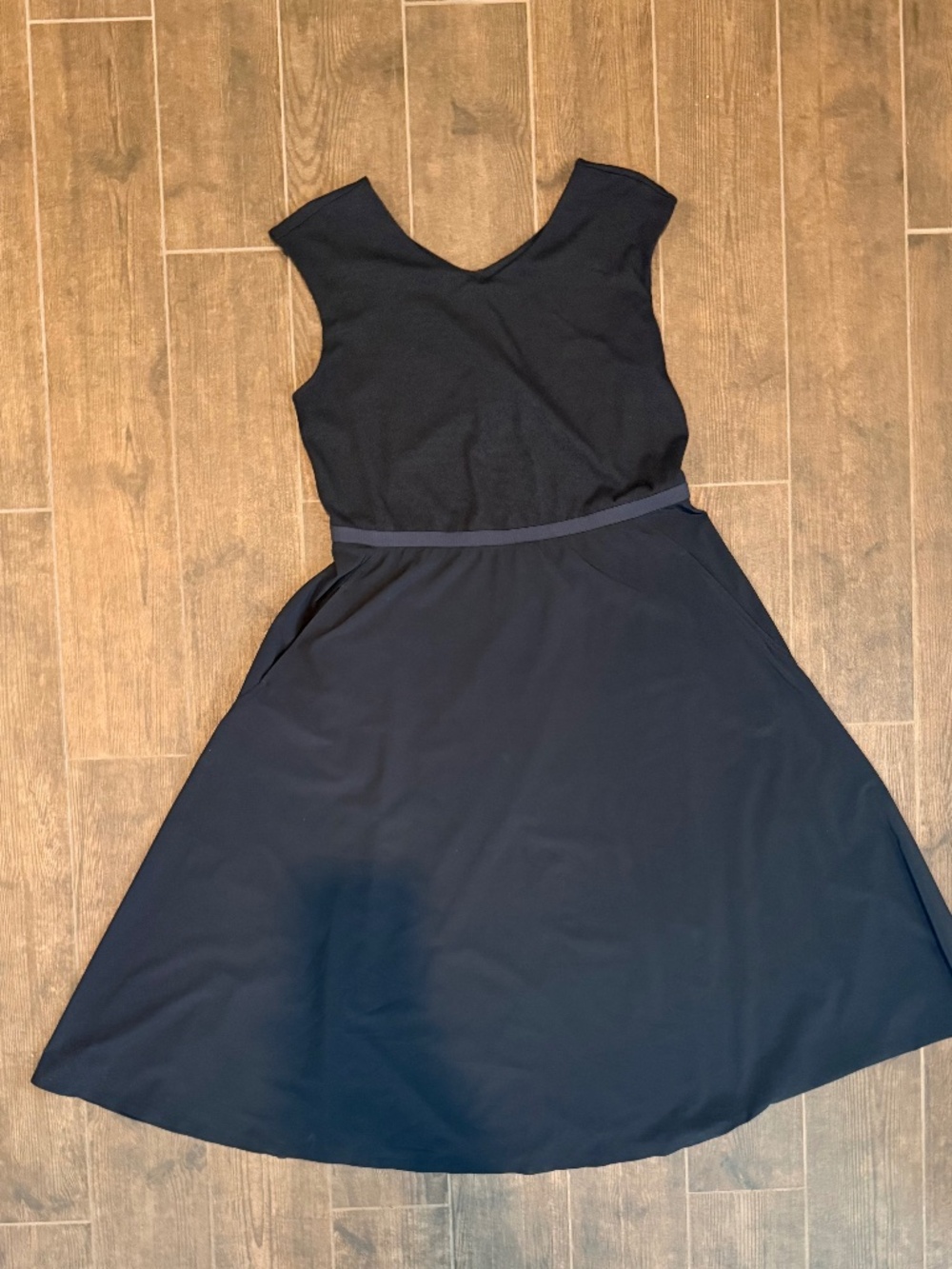 Athleta Ryder Dress in Black Open Back Midi 1X with Pockets